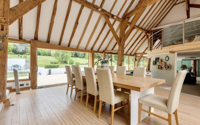 Luxury 3 Bedroom Barn Conversion - Canterbury