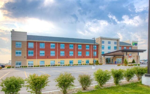 Holiday Inn Express & Suites Remington by IHG