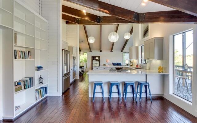 Chic Highlands Hideaway