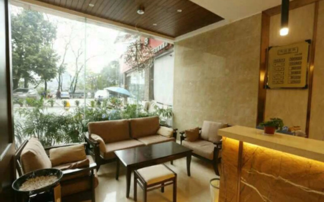 Yangshou Jiangpanhuayuan Hotel