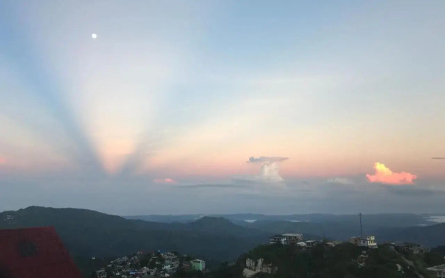 Vacation House in Baguio with Amazing Sunset Views
