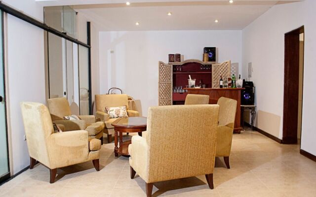MC Hotel Ica