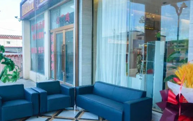 Crown Boutique Hotel