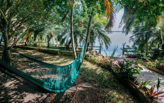 Villa Santuario Lake Front Oasis