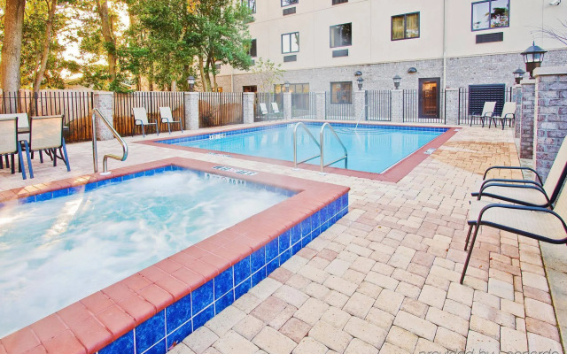 Holiday Inn Express Pensacola West - Navy Base by IHG