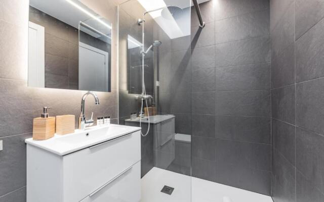 Lodging Apartments Amazing apartment by Ramblas with inner terrace