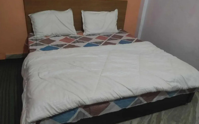 OYO 80516J Hotel Red Rose Inn
