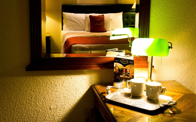 Hotel & Suites Aliana