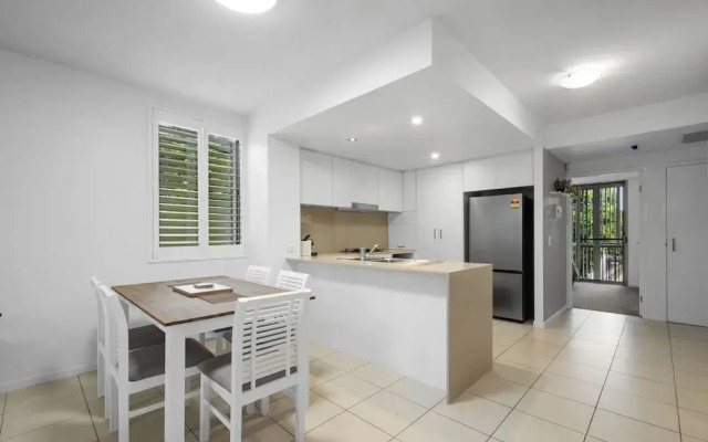 Pool View 3-Bed Oasis in Drift Resort