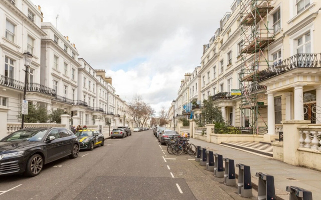 Beautiful 2 Bedroom Garden flat