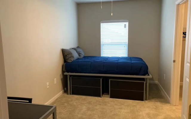 4 Bedroom Cozy House near City Attractions