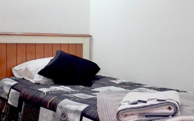 Hostal Rotonda Atenas