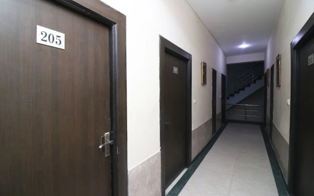 OYO 25037 Hotel Taj Heaven