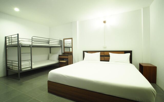 Wee Hostel