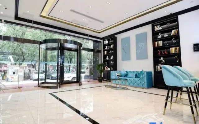 Xian Hotel (Xi'an Railway Station Anyuanmen Subway Station)