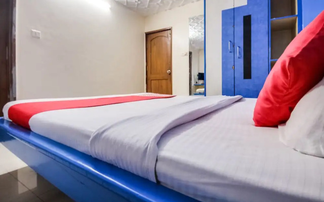 OYO 48043 Hotel Godavari