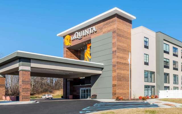 La Quinta Inn & Suites by Wyndham Aberdeen-APG