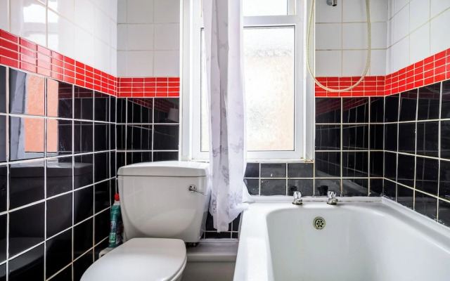 Heart of Blackpool - Sleeps 10 - Parking