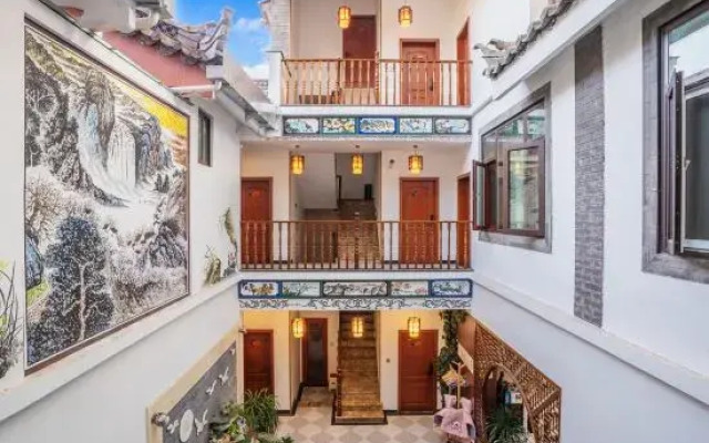 Chuxiong Huayu Inn
