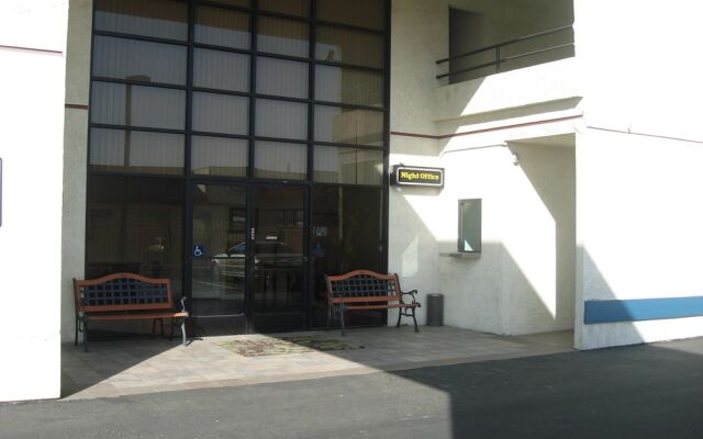 Quality Inn White Lane