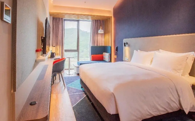 Holiday Inn Express Guizhou Qinglong – Guest Rooms – Qianxinan