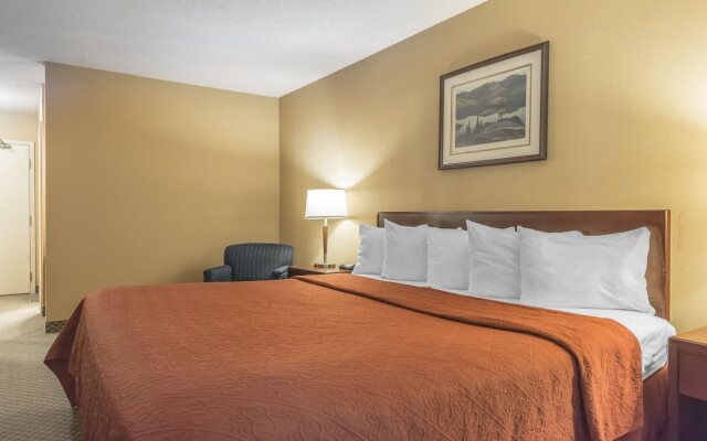 Jolly Roger Inn & Resort