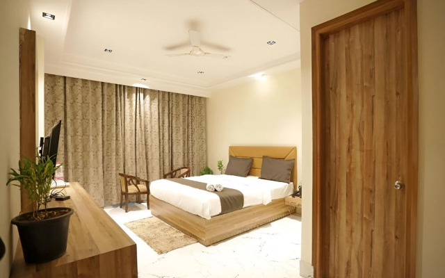 Hotel GoodLuck House Near Delhi Airport