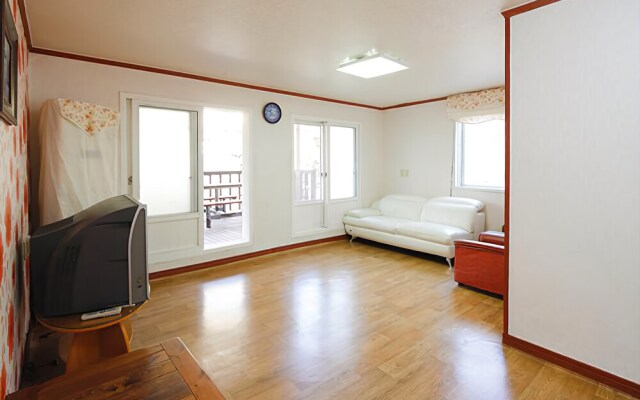 Yangsan Forur Seasons Villa Pension