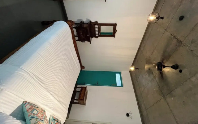 Tentgram Brick House