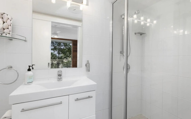 2 Nereus Easy Living in Great Location