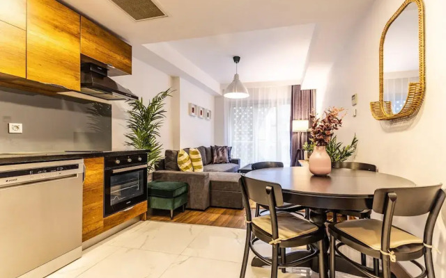 Chic Fully Furnished Modern Flat In Sisli