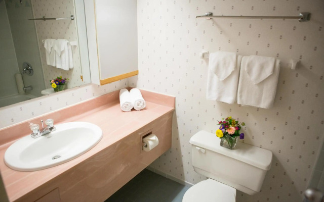 Cartier Place Suite Hotel