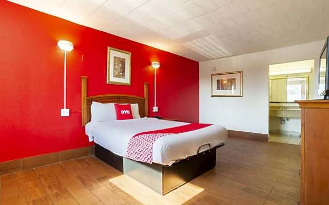 Oyo Hotel Baltimore Hwy 40