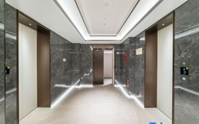 Z-Club Hotel(Tanglang Subway Station Branch)