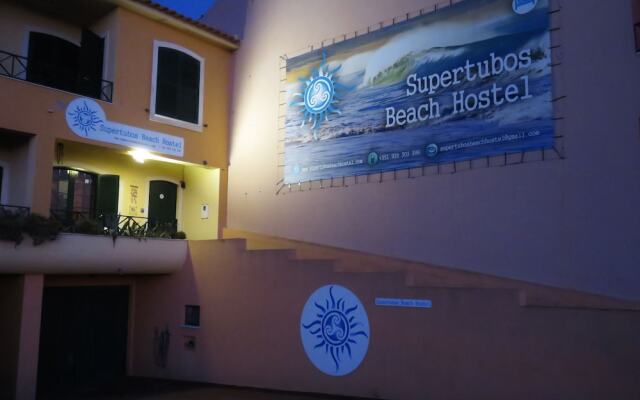 Supertubos Beach Hostel