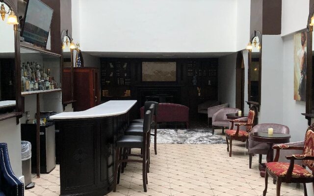 The Roslyn, Tapestry Collection by Hilton
