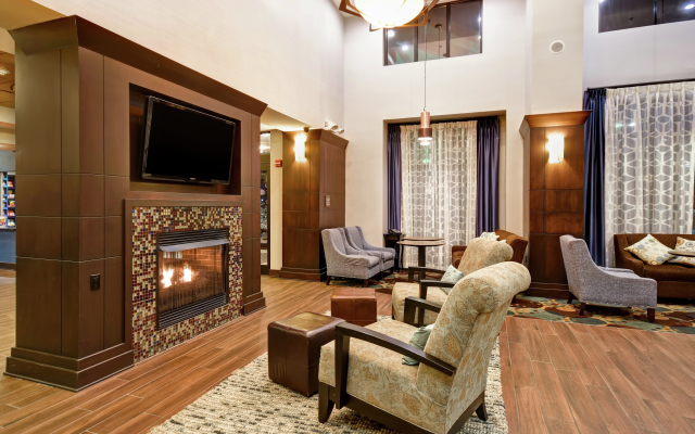 Hampton Inn & Suites Detroit-Canton