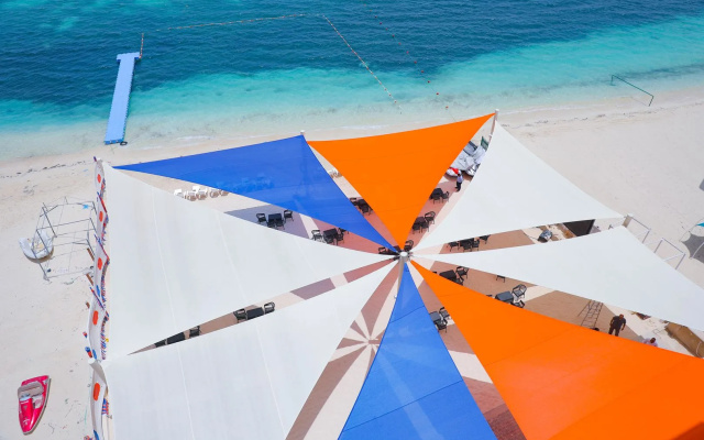 Triumph White Sands