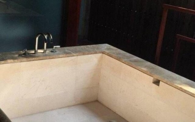 Yalong Bay Earthly Paradise Birds Nest Resort