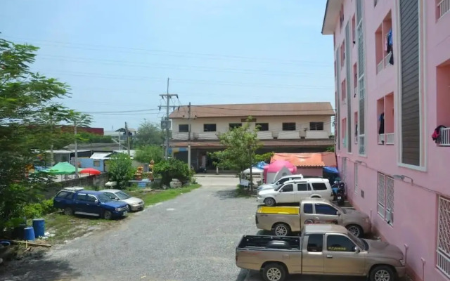 Bun Som Apartment