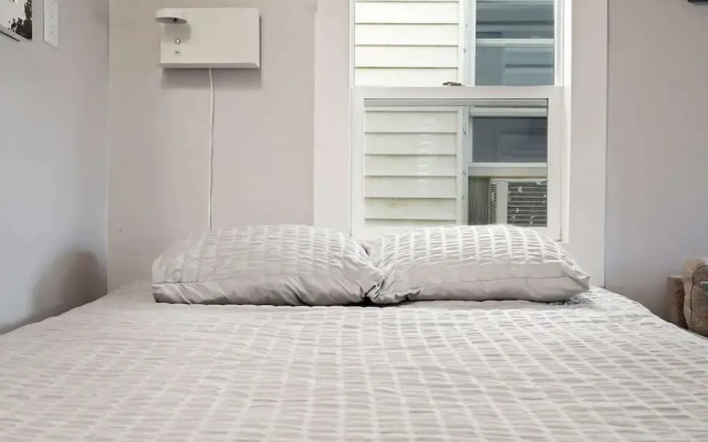 Just Beachy Charming Studio!