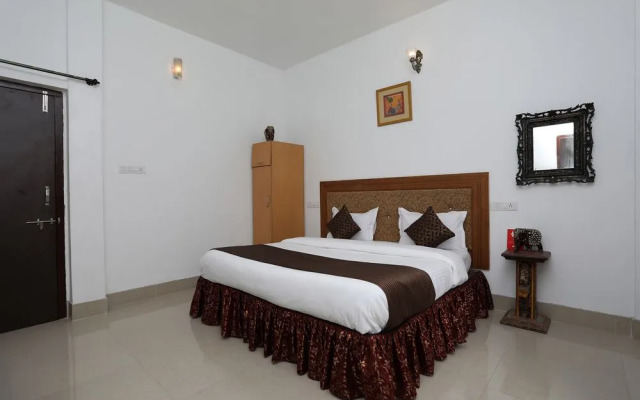 OYO 10206 Home Modern Stay near Fateh Sagar