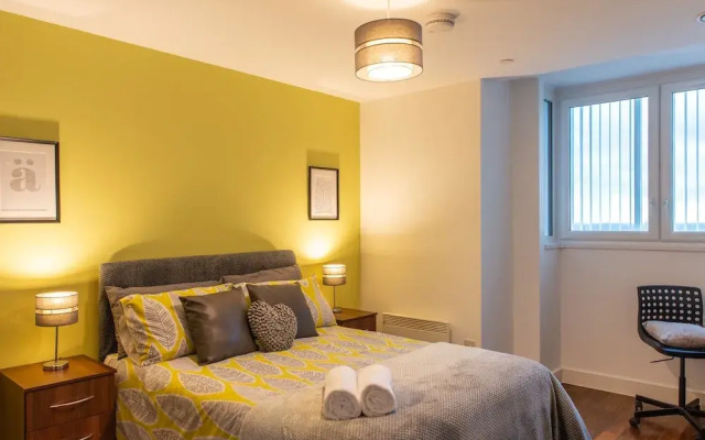 PS Apartments: Birmingham Skyline