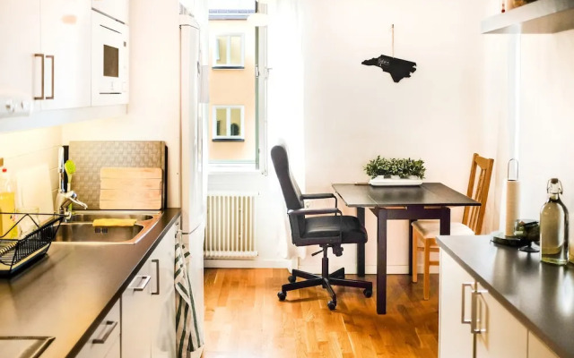 Comfortable Studio Apartment - Midsommarkransen