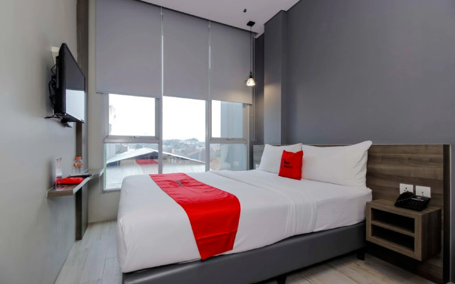 RedDoorz Plus near Tebet