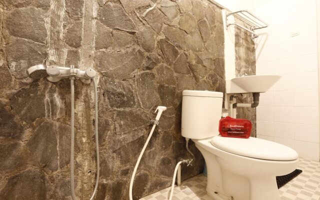Oyo 1059 Roemah Oma Guest House