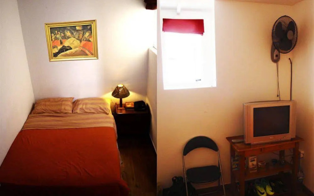 Cirque Hostel