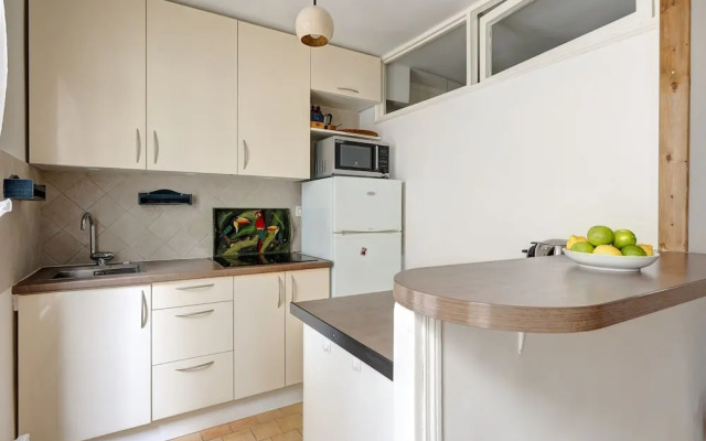 1BR Eiffel Tower & Rue Cler
