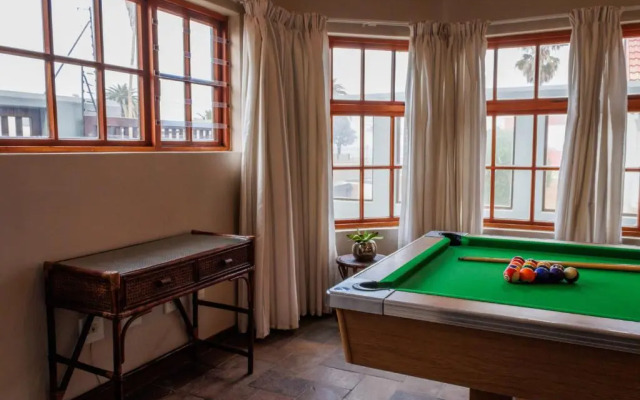 Haus Garnison Bed & Breakfast