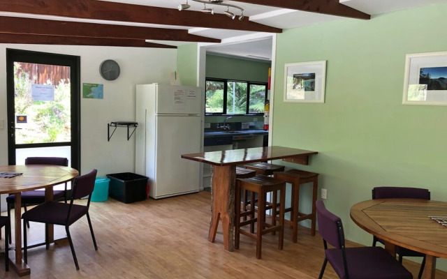 Kanuka Ridge Lodge and Backpackers